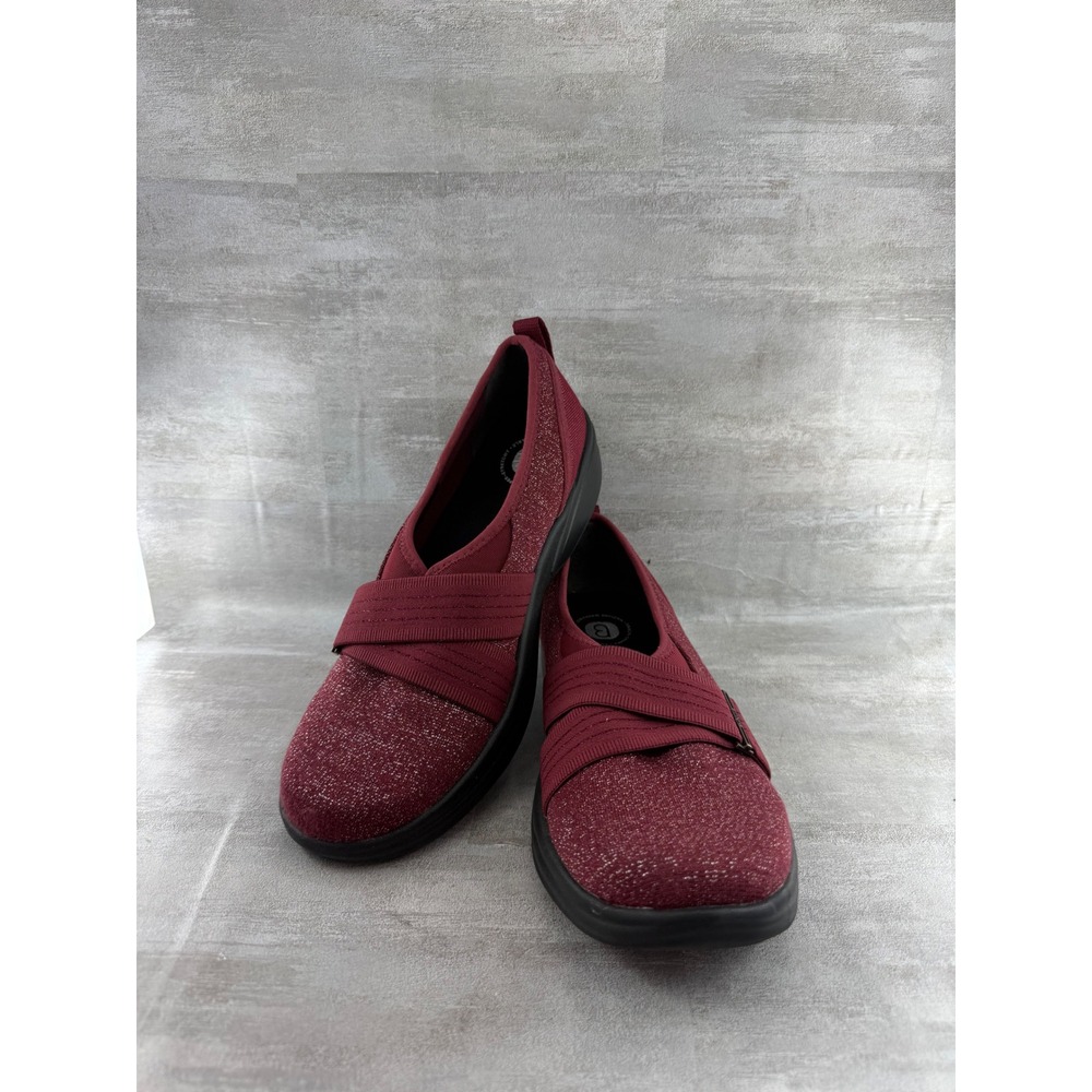 Bzees Niche III Burgundy Glitter Slip On Sneakers Women Sz 9M Sparkle Comfort